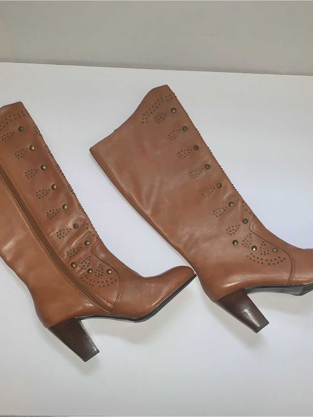 Reba by Justin Tall Women’s Decorative Studded Boots. Tan Leather. 8 1/2 M. NEW